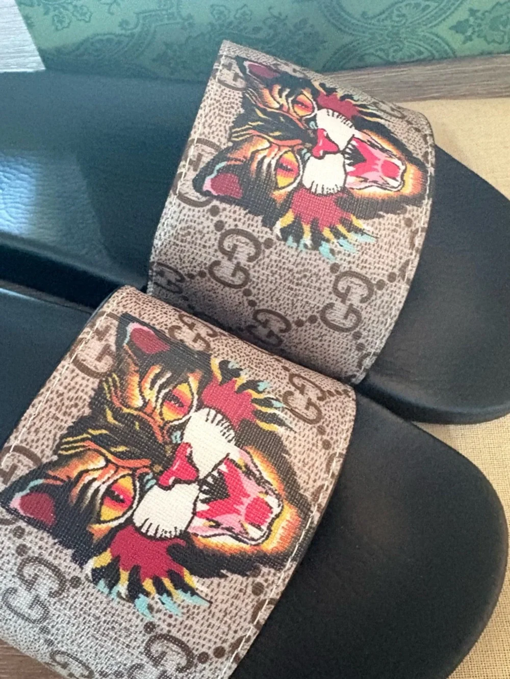 Fashion GG Black Slides with Beige Strap and Multicolor Tiger Motif - Picture 2 of 5